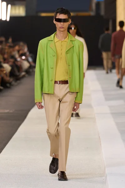 Look 40